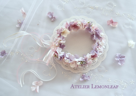 アトリエレモンリーフ｜ベビー用の花かんむりです。ソフトなピンクとパープルの優しいデザイン　