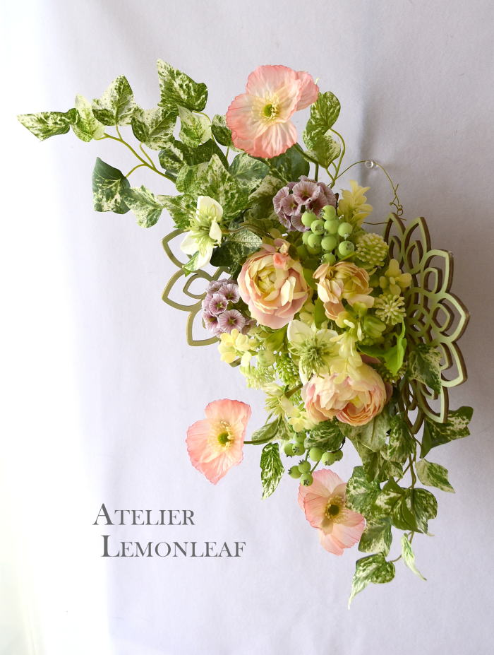 アーティフィシャルフラワー　ラナンキュラス、　ポピーアレンジ　壁掛け2｜アトリエレモンリーフ