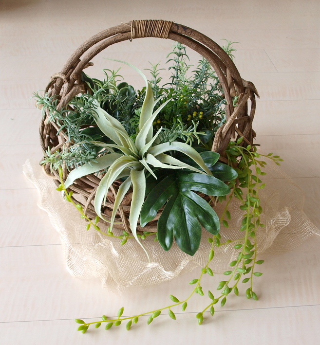 �A�[�e�B�t�B�V�����t�����[�̃O���[�����g�����o�X�P�b�g�A�����W�@2�b�A�g���G���������[�t