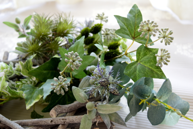 アトリエレモンリーフ　リース　グリーン　フラワーアレンジ　ヘデラ　アップ