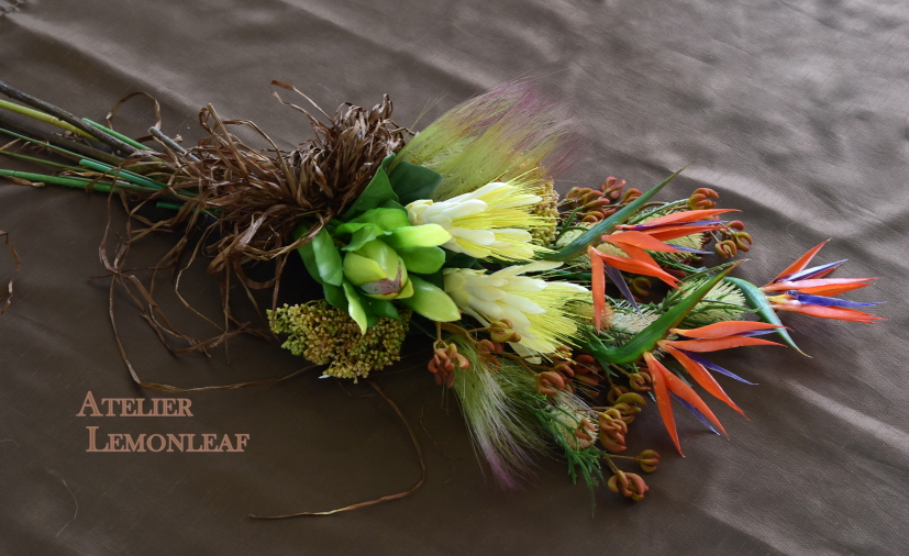 アーティフィシャル　アトリエレモンリーフ　レッスン　ボタニカルクラッチブーケ　横置き画像