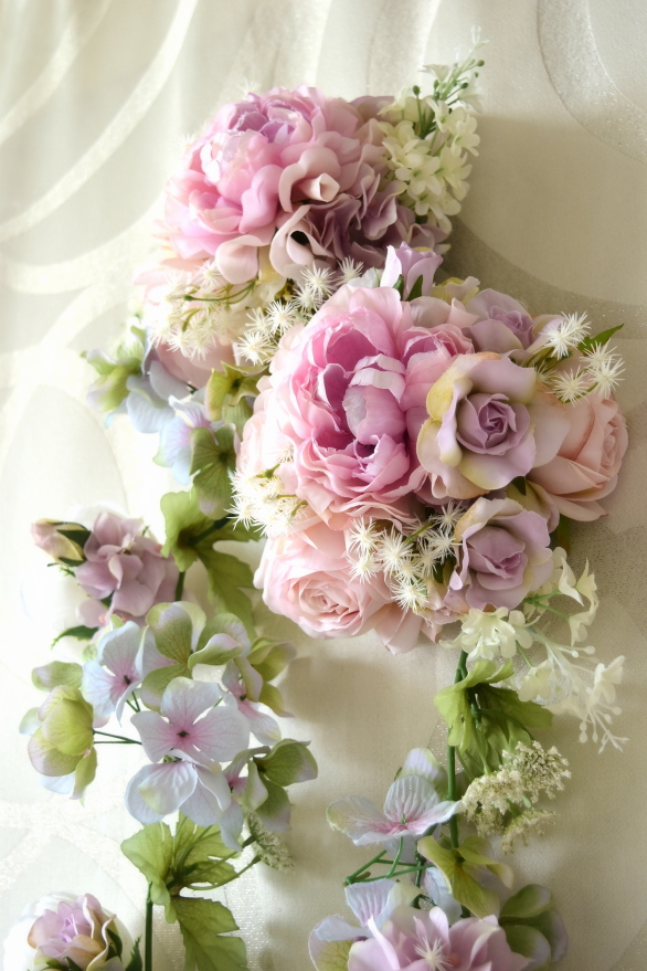 アーティフィシャルフラワーのピンクのバラを使ったブーケ　アップ｜アトリエレモンリーフ　