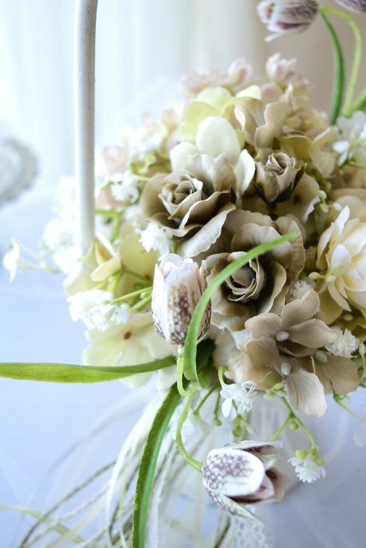 アーティフィシャルフラワーアレンジ　バラとフラリチア　アップ｜アトリエレモンリーフ