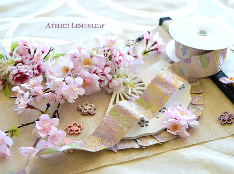 アーティフィシャルフラワー　造花　桜アレンジ　タペストリータイプ　西陣織リボンつき｜アトリエレモンリーフ