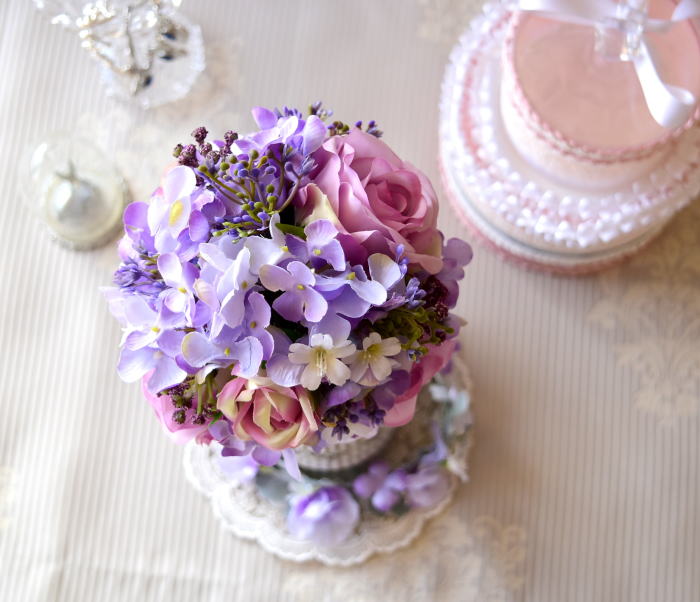 アーティフィシャルフラワー　トピアリー　ピンクのバラ　アジサイ　上から写真｜アトリエレモンリーフ　