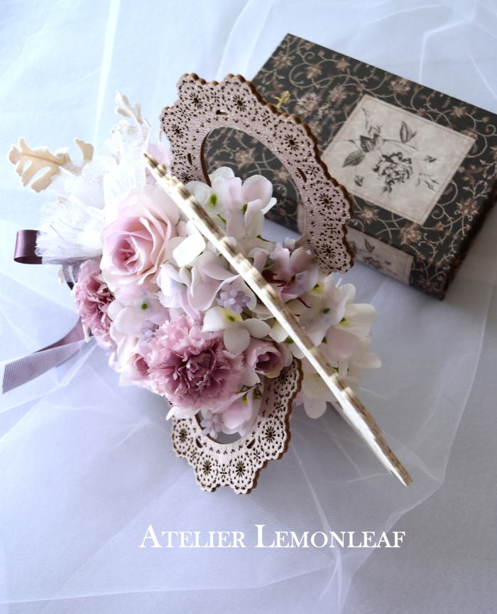 アーティフィシャルフラワーリース　フルールプレート　アーティフィシャルフラワーアレンジ　壁掛け　俯瞰　｜アトリエレモンリーフ