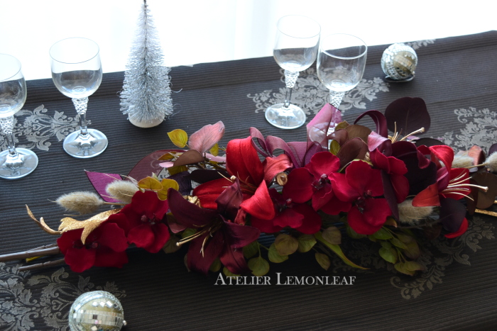 アーティフィシャルフラワークリスマスアレンジ　赤　クリスマススワッグ　テーブルコーディネート　｜アトリエレモンリーフ　