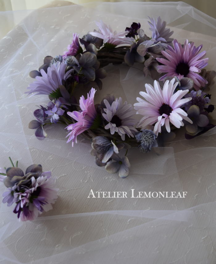 アーティフィシャルフラワーアレンジ　デイジーのフライングリース　俯瞰｜アトリエレモンリーフ