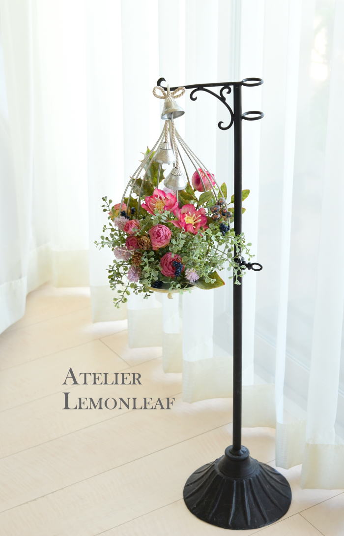 クリスマスアレンジ　ベル付き、　クリスマスアレンジ　アーティフィシャルフラワー　クリスマスローズ　器アレンジ　｜アトリエレモンリーフ　