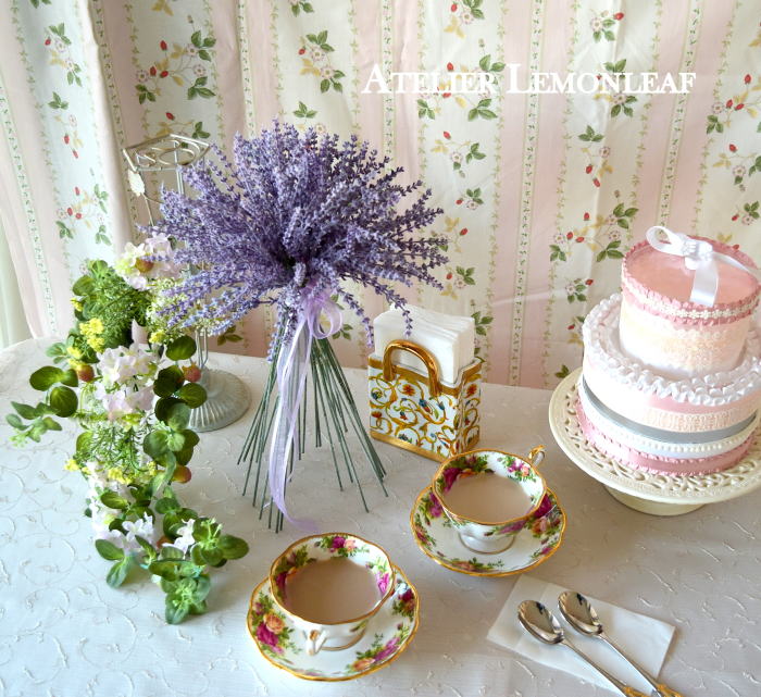 アーティフィシャルフラワーアレンジ　ラベンダーのパニエ、野イチゴガーランド　フォトコーディネート｜アトリエレモンリーフ