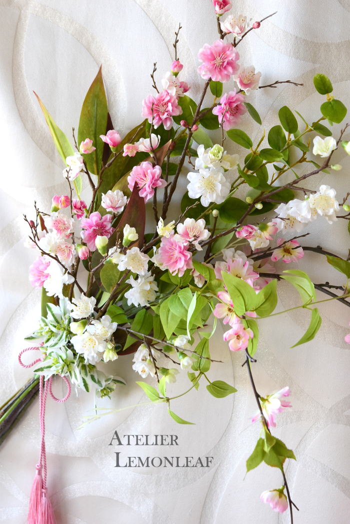 アーティフィシャルフラワーアレンジ　桜のスワッグ、4月桜アレンジ　横から｜アトリエレモンリーフ