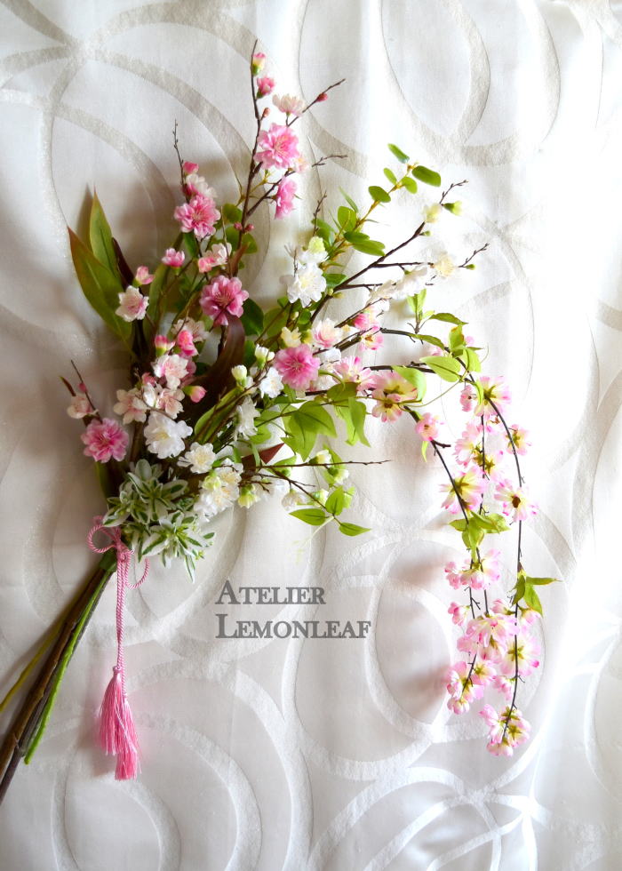 アーティフィシャルフラワーアレンジ　桜のスワッグ、4月桜アレンジ　枝垂れ桜アレンジ　正面｜アトリエレモンリーフ