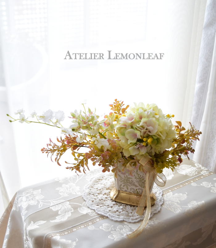 紫陽花　あじさいのトピアリーアーティフィシャルフラワー　遠目　｜アトリエレモンリーフ　