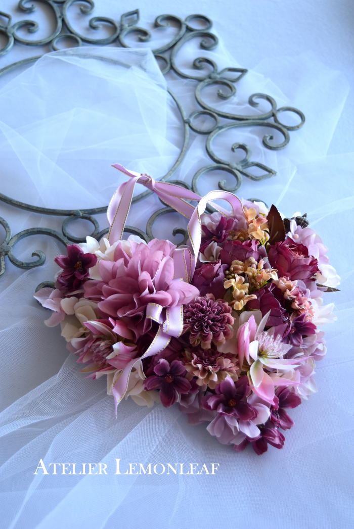 ハートアレンジ、ピンクのハート　セルリア、バラ　アーティフィシャルフラワー　｜アトリエレモンリーフ　