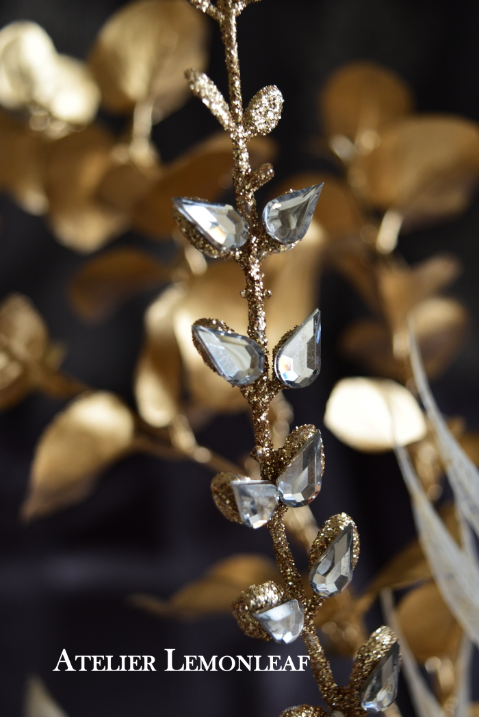 アーティフィシャルフラワー　クリスマスアレンジ　ゴールドとホワイト　キラキラアイテム　｜アトリエレモンリーフ　