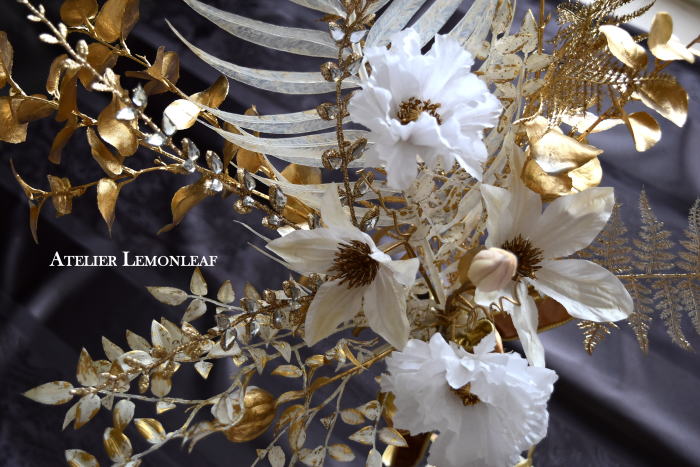 アーティフィシャルフラワー　クリスマスアレンジ　ゴールドとホワイト　アップ　ポピー｜アトリエレモンリーフ　