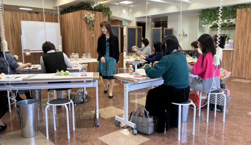 �ԋ����^�c�Z�~�i�[�b�@�A�g���G���������[�t�@