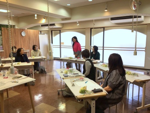 �ԋ����^�c�Z�~�i�[���i�b�@�A�g���G���������[�t