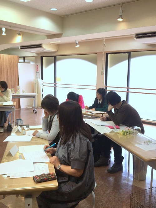 �A�[�e�B�t�B�V�����t�����[�@�ԋ����^�c�Z�~�i�[���i2�b�@�A�g���G���������[�t