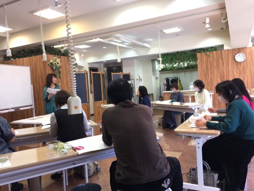 �A�[�e�B�t�B�V�����t�����[�@�ԋ����^�c�Z�~�i�[���i17�b�A�g���G���������[�t�@