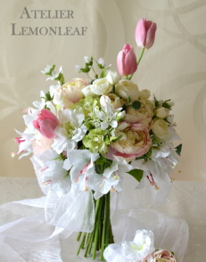 アーティフィシャルフラワーブーケ、ウェディングブーケ、クラッチブーケ、チューリップのブーケ、ご家族のブーケ　ピンクのチューリップでブーケ　お揃いブーケ1｜アトリエレモンリーフ　