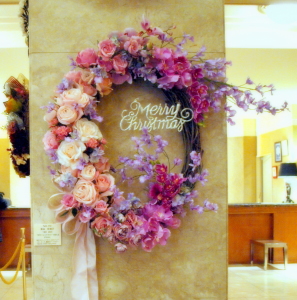 �N���X�}�X�W�̃z�e�����r�[�W���̗l�q�@�e�R�̍�i