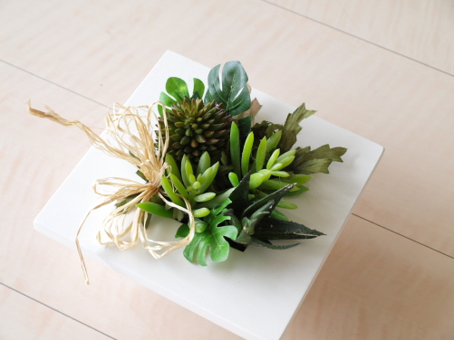 �A�[�e�B�t�B�V�����t�����[�̑����A���̃{�b�N�X�A�����W�b�A�g���G���������[�t