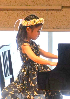 やわらか花かんむりインストラクター養成講座　花冠　はなかんむり　ピアノ発表会　アーティフィシャルフラワー｜アトリエレモンリーフ　