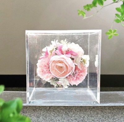 エアリーキューブ　アーティフィシャルフラワーインテリア　ギフト生徒さんの作品｜アトリエレモンリーフ