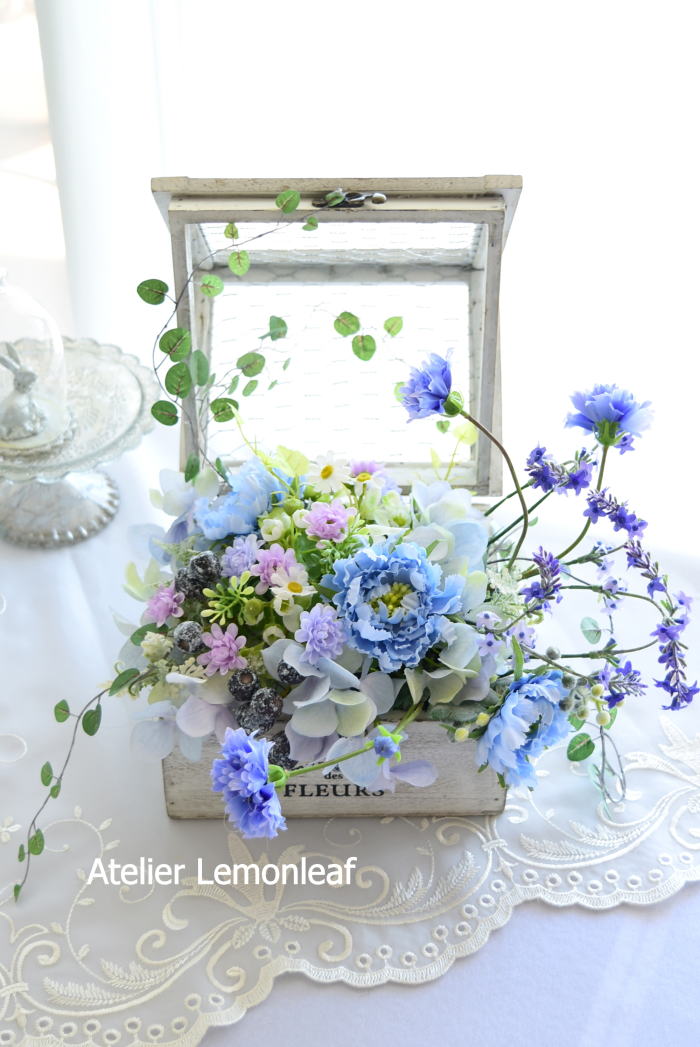 アーティフィシャルフラワーボックスアレンジ　全体図　スカビオサ｜アトリエレモンリーフ